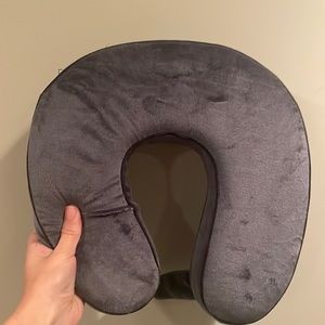 Travel pillow
